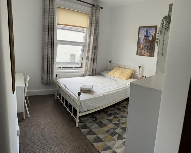 Beautiful Refurbished Double Room Woodgrange Drive Main Photo