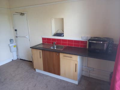 Sleepwells Room to Rent Main Photo