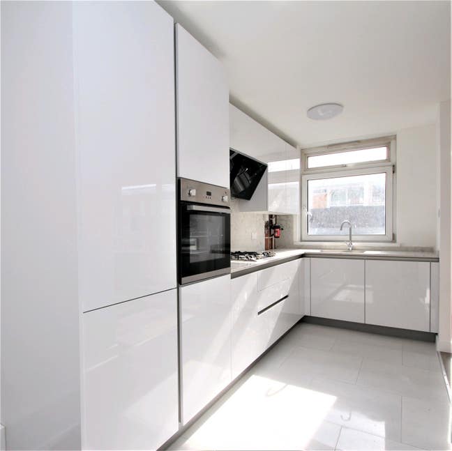 Two bed split level flat with garden, inc. heating Main Photo