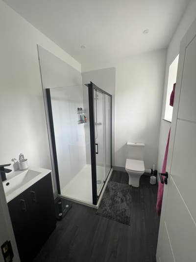 Room for rent Main Photo
