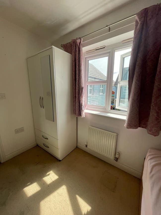 Single furnished room Main Photo