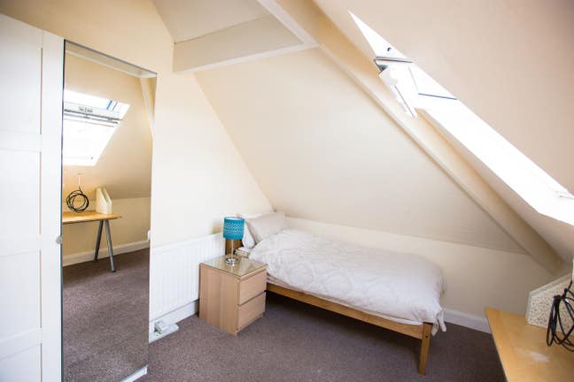 Bargain Single Room, Available Now Main Photo