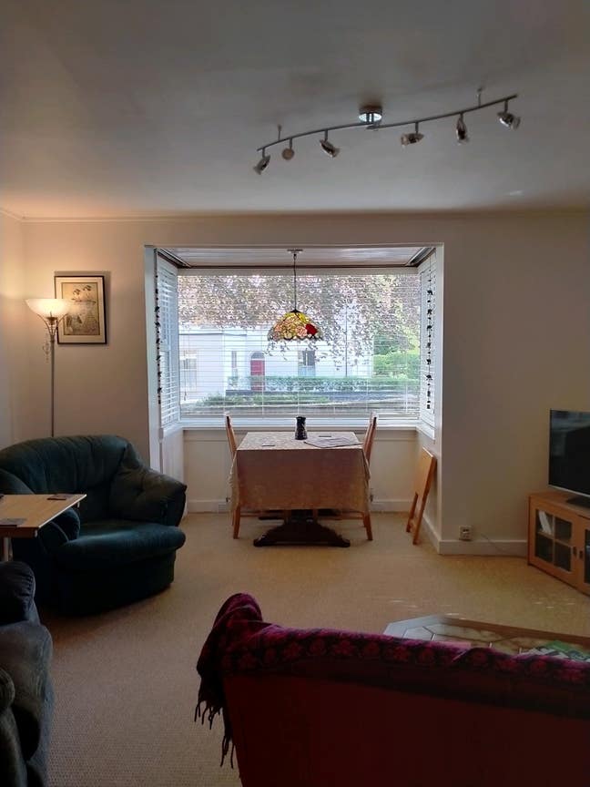 Looking for a female lodger for a city centre flat Main Photo