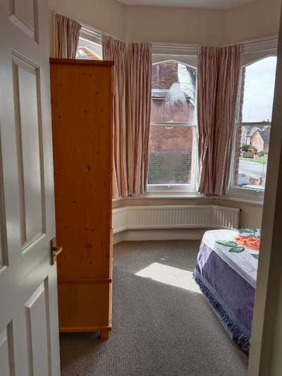 Room for 1 Female , Vegetarian Preferred Main Photo