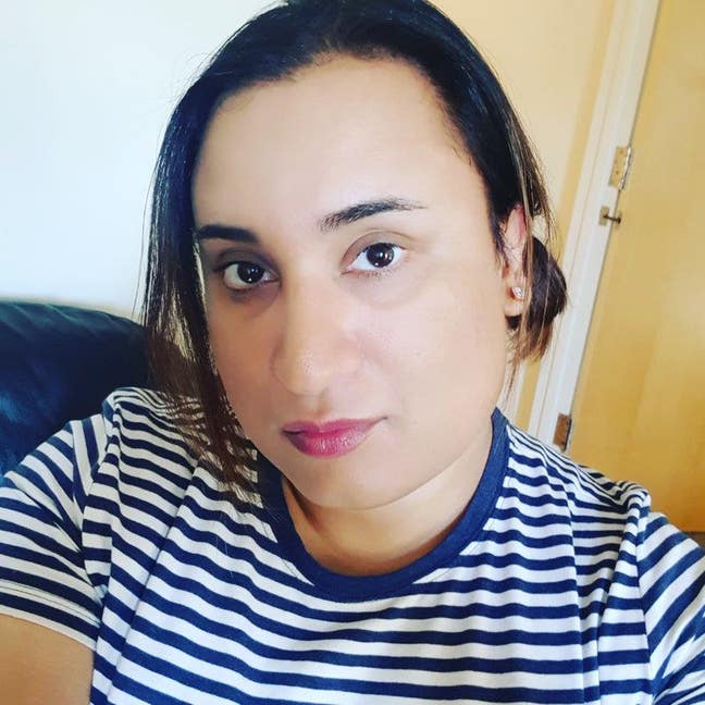 I am a professional female aged 45 and lookin... Main Photo