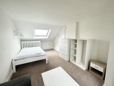 * All Bills Included Studio Flat To Rent In N15* Main Photo
