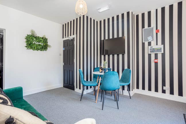 ⭐Stylish double room on Edward Street near GEH⭐ Main Photo