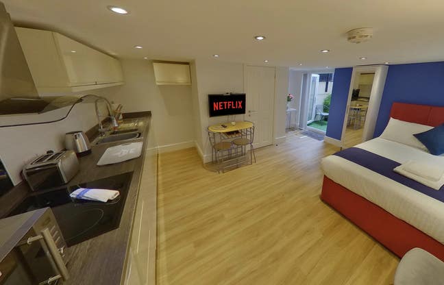 Luxury Studio in City Centre Main Photo