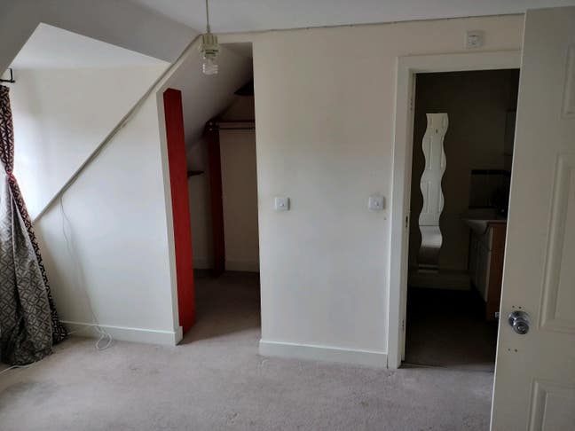 Large double and two singles Main Photo