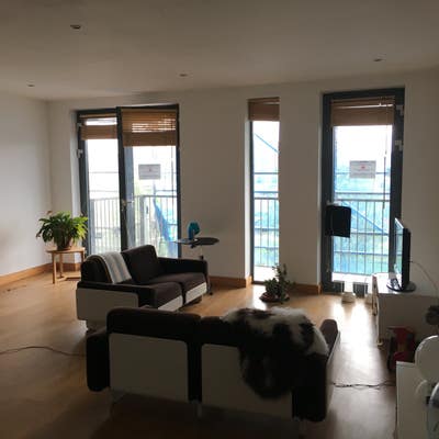 Flat overlooking Olympic Park Main Photo
