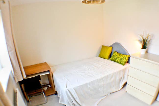Double room in lovely house in Almondsbury  Main Photo