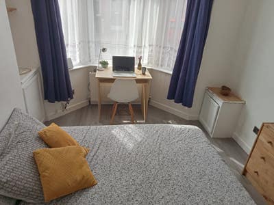 Calm room in quiet house Main Photo