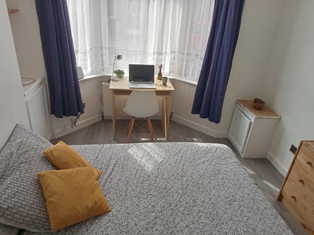 Calm room in quiet house Main Photo