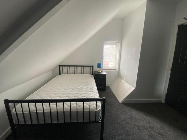 Refurbished off Suite Double Room - Centre Main Photo