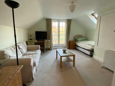 Ensuite room in large house with garden Main Photo