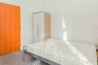 Nice rooms IAll bills includedI Shoreditch High St Main Photo