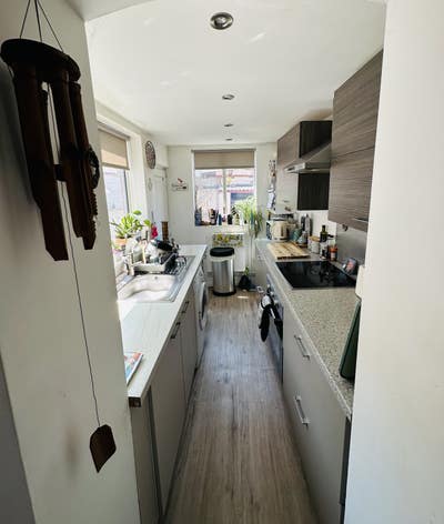 1 bed furnished room available  Main Photo