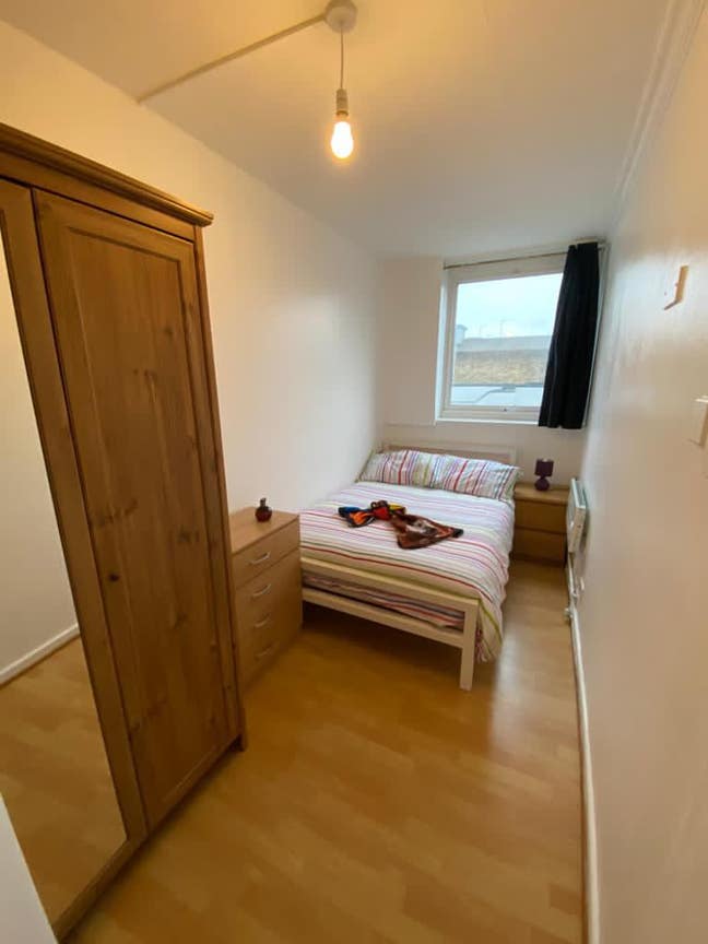 Ruuun Double Room Available for 09/12 Old Street! Main Photo