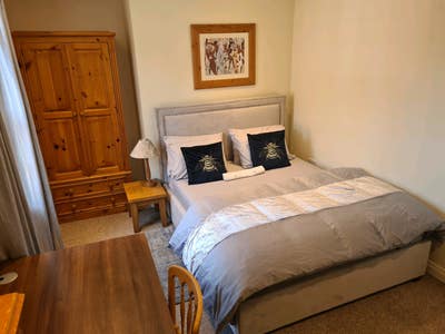 Beautiful clean double room for rent Main Photo