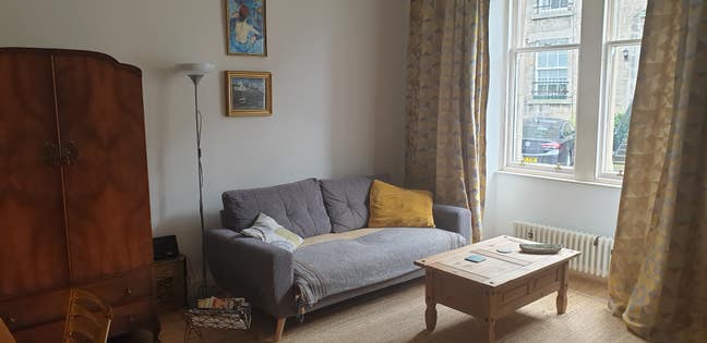 Single bed room available  Main Photo