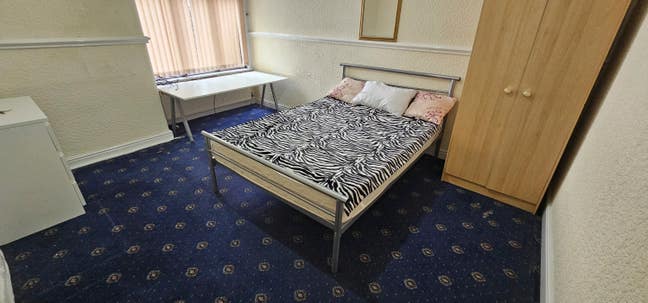 Rooms, near MRI hospital, uni,transport Main Photo
