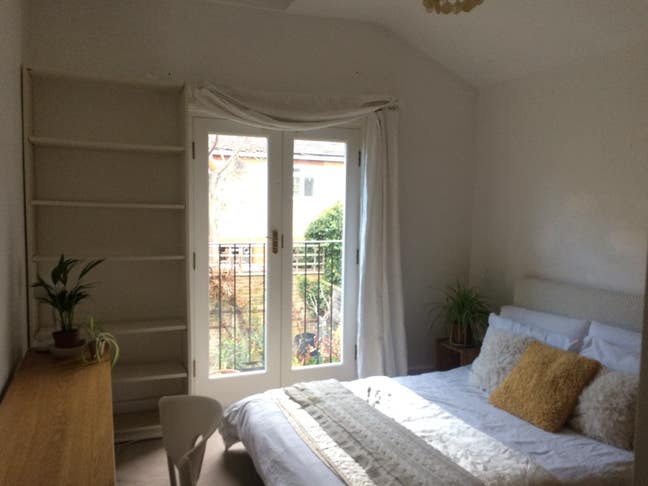 Peaceful room available  Main Photo