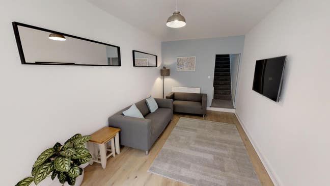 Located on famous Gloucester Road - Double room  Main Photo