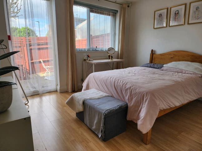 Large double room with private garden Main Photo