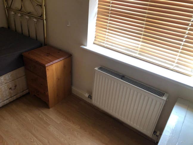 Good size rooms to rent Main Photo