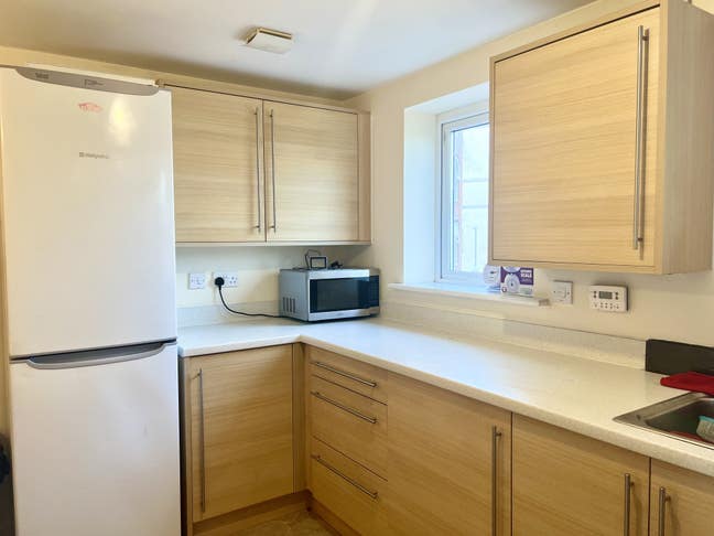 Large Ensuite room Main Photo