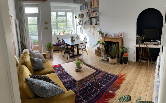 Short term bright flat - see dates below Main Photo