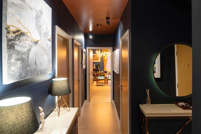 Contemporary En-suite North Greenwich area Main Photo