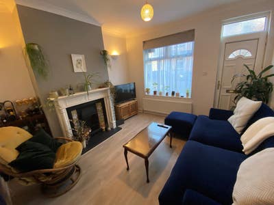 Lovely home and garden for a short let in Crookes  Main Photo