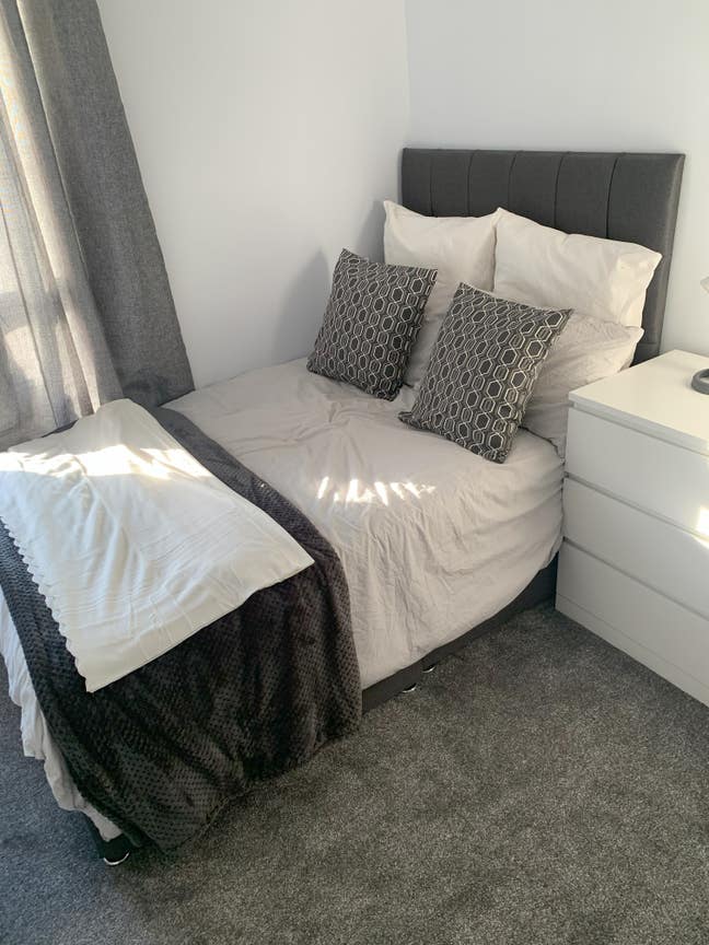 Wonderful Refurbished House Room For Rent  Main Photo