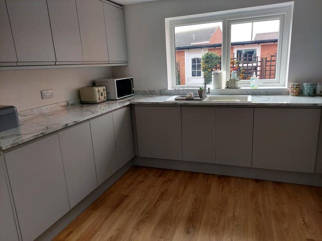 2 rooms available, 1 single and 1 double. Main Photo