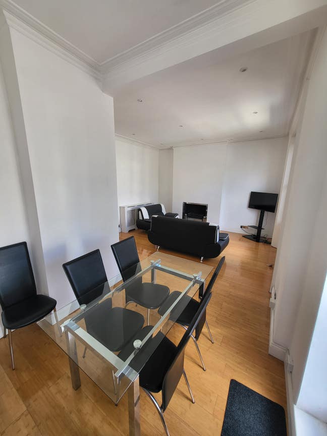 Luxury Flat Share Zone 2 Main Photo