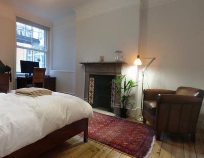 Lovely big, bright double room in quiet street Main Photo