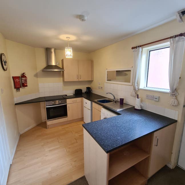 One bedroom ground floor flat Main Photo