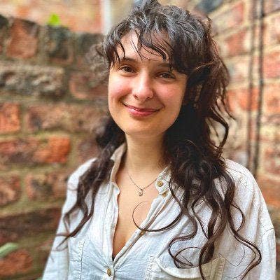 I’m a documentary filmmaker looking for a s... Main Photo