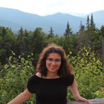 Professional Female seeks a double room Main Photo