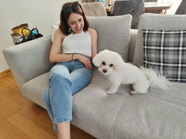 Professional looking for a short let for May Main Photo