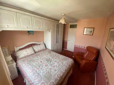 Large room to let. Main Photo