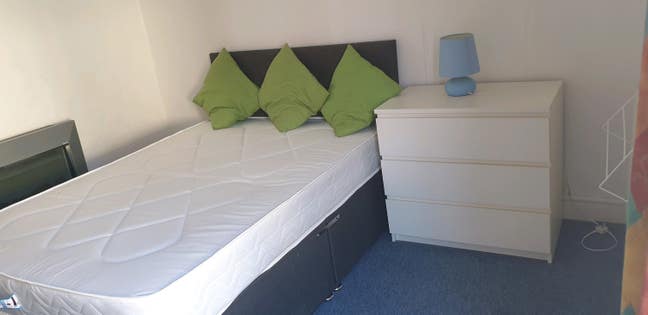 Double room available for students/Professionals Main Photo