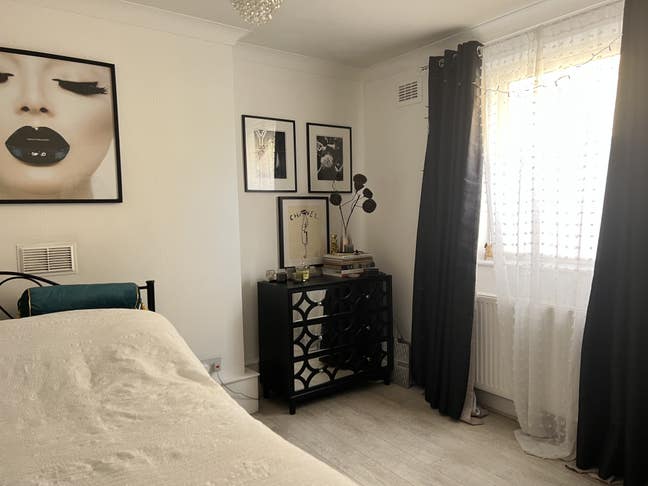 Short Term/Beautiful  double room,/parking/garden Main Photo
