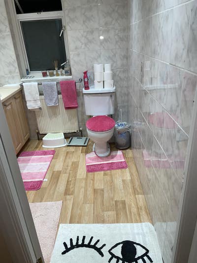 1 small single bedroom  Main Photo