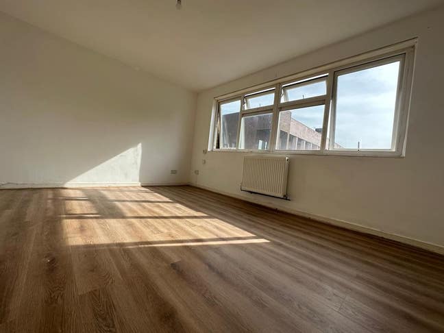 Studio Flat MK Central Main Photo