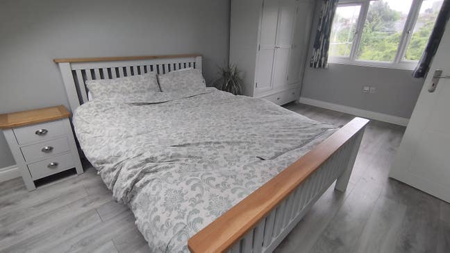 Ensuite double available in tooting Main Photo