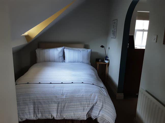  Charming s/c flat - Mon/Fri occasional w/e  Main Photo