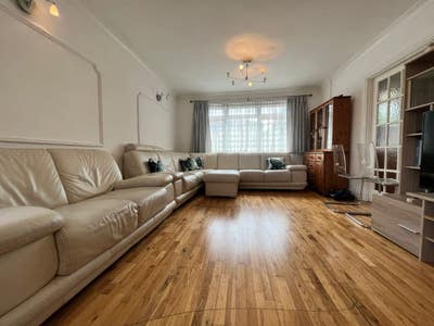 Amazing two bedroom flat  Main Photo