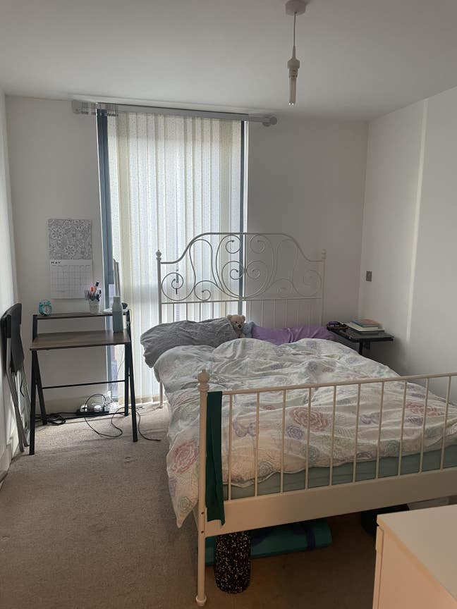 Double room to rent - main bathroom  Main Photo